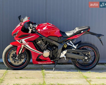 Красный Хонда CBR 650R, объемом двигателя 0.65 л и пробегом 28 тыс. км за 8800 $, фото 2 на Automoto.ua