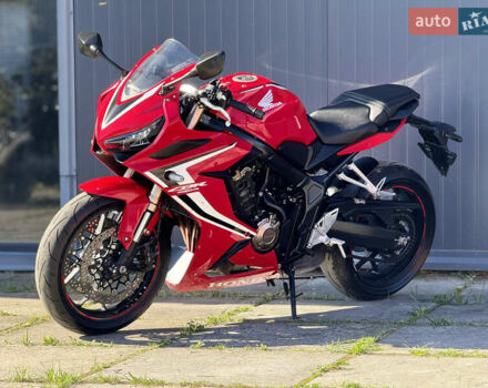 Красный Хонда CBR 650R, объемом двигателя 0.65 л и пробегом 28 тыс. км за 8800 $, фото 1 на Automoto.ua