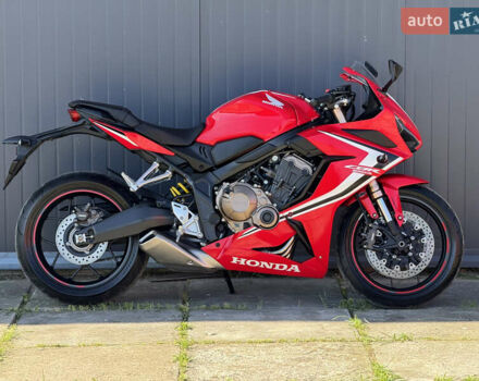 Красный Хонда CBR 650R, объемом двигателя 0.65 л и пробегом 28 тыс. км за 8800 $, фото 3 на Automoto.ua