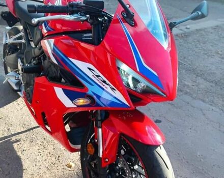 Красный Хонда CBR 650R, объемом двигателя 0.65 л и пробегом 1 тыс. км за 10100 $, фото 5 на Automoto.ua