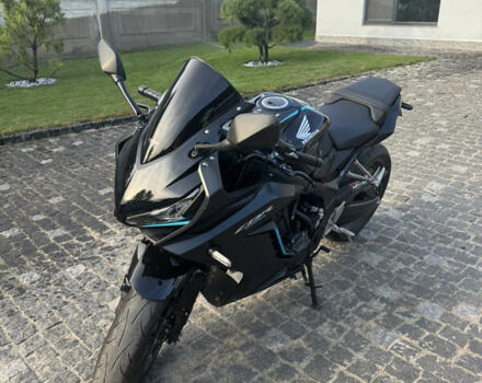 Хонда CBR 650R, объемом двигателя 0.65 л и пробегом 10 тыс. км за 8800 $, фото 5 на Automoto.ua