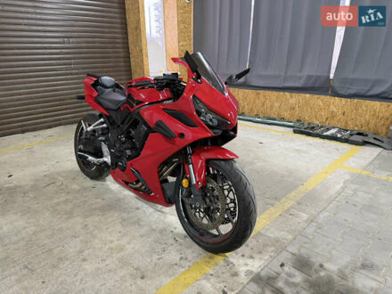 Хонда CBR 650R, объемом двигателя 0.65 л и пробегом 3 тыс. км за 10000 $, фото 1 на Automoto.ua
