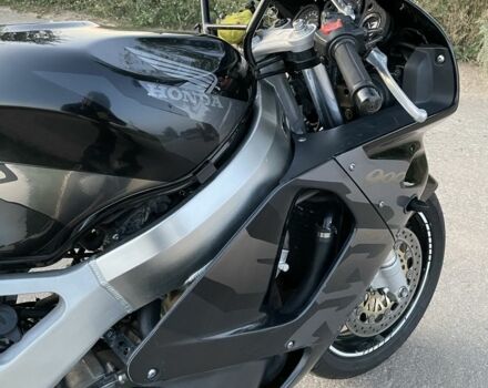 Хонда CBR 900RR, объемом двигателя 0.92 л и пробегом 0 тыс. км за 4500 $, фото 17 на Automoto.ua