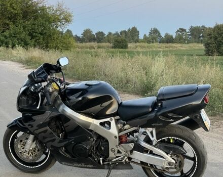 Хонда CBR 900RR, объемом двигателя 0.92 л и пробегом 0 тыс. км за 4500 $, фото 10 на Automoto.ua