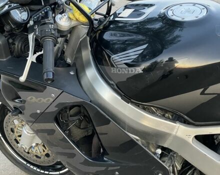 Хонда CBR 900RR, объемом двигателя 0.92 л и пробегом 0 тыс. км за 4500 $, фото 11 на Automoto.ua