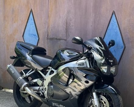 Хонда CBR 900RR, объемом двигателя 0.92 л и пробегом 0 тыс. км за 4500 $, фото 1 на Automoto.ua