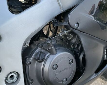 Хонда CBR 900RR, объемом двигателя 0.92 л и пробегом 0 тыс. км за 4500 $, фото 19 на Automoto.ua