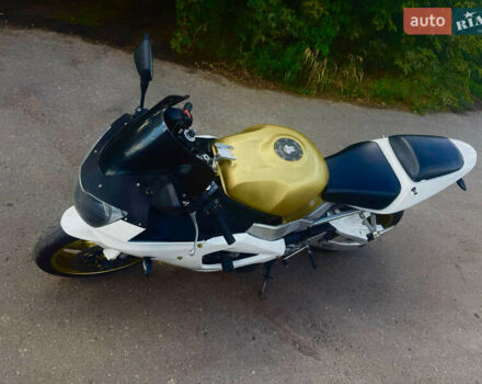 Белый Хонда CBR 929RR, объемом двигателя 0.93 л и пробегом 28 тыс. км за 4500 $, фото 1 на Automoto.ua