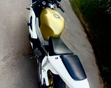 Белый Хонда CBR 929RR, объемом двигателя 0.93 л и пробегом 28 тыс. км за 4500 $, фото 4 на Automoto.ua