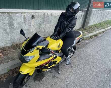 Желтый Хонда CBR 929RR, объемом двигателя 0.93 л и пробегом 42 тыс. км за 4999 $, фото 17 на Automoto.ua