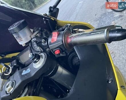 Желтый Хонда CBR 929RR, объемом двигателя 0.93 л и пробегом 42 тыс. км за 4999 $, фото 14 на Automoto.ua