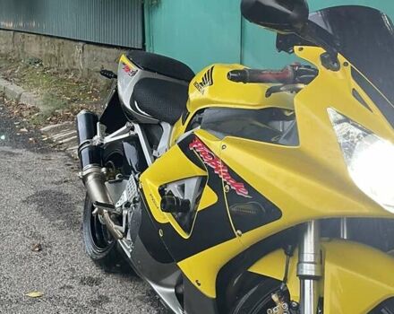 Желтый Хонда CBR 929RR, объемом двигателя 0.93 л и пробегом 42 тыс. км за 4999 $, фото 3 на Automoto.ua