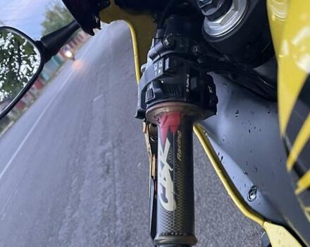 Желтый Хонда CBR 929RR, объемом двигателя 0.93 л и пробегом 42 тыс. км за 4999 $, фото 12 на Automoto.ua