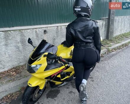 Желтый Хонда CBR 929RR, объемом двигателя 0.93 л и пробегом 42 тыс. км за 4999 $, фото 18 на Automoto.ua