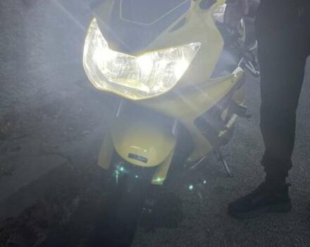 Желтый Хонда CBR 929RR, объемом двигателя 0.93 л и пробегом 42 тыс. км за 4999 $, фото 13 на Automoto.ua