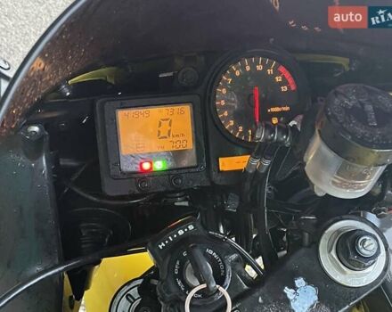 Желтый Хонда CBR 929RR, объемом двигателя 0.93 л и пробегом 42 тыс. км за 4999 $, фото 1 на Automoto.ua