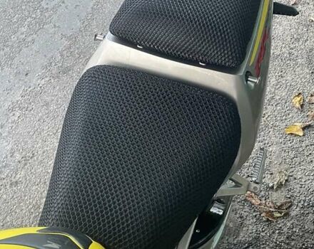 Желтый Хонда CBR 929RR, объемом двигателя 0.93 л и пробегом 42 тыс. км за 4999 $, фото 9 на Automoto.ua