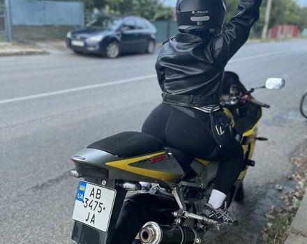 Желтый Хонда CBR 929RR, объемом двигателя 0.93 л и пробегом 42 тыс. км за 4999 $, фото 10 на Automoto.ua