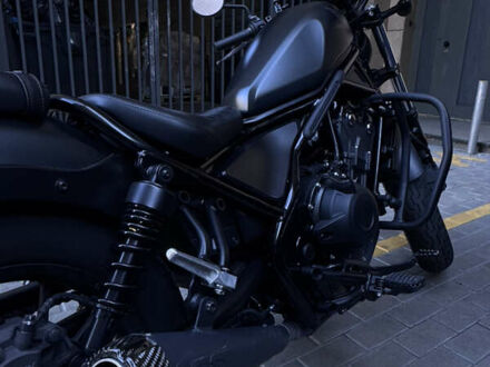 Хонда CMX 500 Rebel 2023 в Киеве на Automoto.ua Черный Хонда CMX 500 Rebel, объемом двигателя 0.47 л и пробегом 15 тыс. км за 6800 $, фото 1 на Automoto.ua