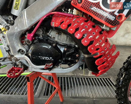 Красный Хонда CR 250R, объемом двигателя 0.25 л и пробегом 1 тыс. км за 3000 $, фото 9 на Automoto.ua