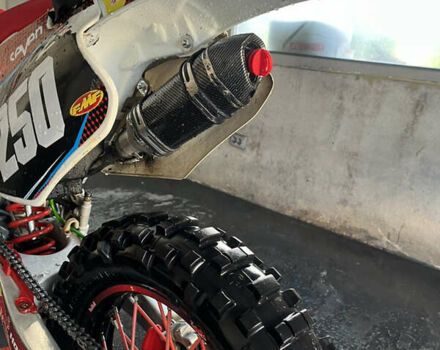 Красный Хонда CR 250R, объемом двигателя 0.25 л и пробегом 1 тыс. км за 3000 $, фото 5 на Automoto.ua