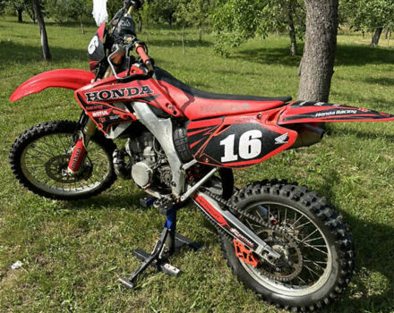 Красный Хонда CR 250R, объемом двигателя 0.25 л и пробегом 50 тыс. км за 2600 $, фото 2 на Automoto.ua