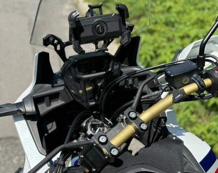 Белый Хонда CRF 1000L Africa Twin, объемом двигателя 1 л и пробегом 31 тыс. км за 12400 $, фото 5 на Automoto.ua