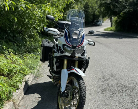 Белый Хонда CRF 1000L Africa Twin, объемом двигателя 1 л и пробегом 31 тыс. км за 12400 $, фото 2 на Automoto.ua