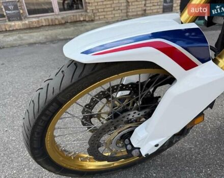 Белый Хонда CRF 1000L Africa Twin, объемом двигателя 1 л и пробегом 44 тыс. км за 12800 $, фото 6 на Automoto.ua