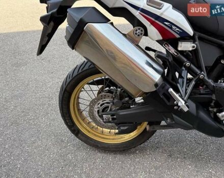 Белый Хонда CRF 1000L Africa Twin, объемом двигателя 1 л и пробегом 44 тыс. км за 12800 $, фото 9 на Automoto.ua