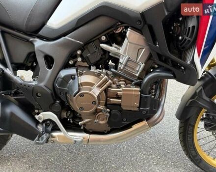 Белый Хонда CRF 1000L Africa Twin, объемом двигателя 1 л и пробегом 44 тыс. км за 12800 $, фото 5 на Automoto.ua