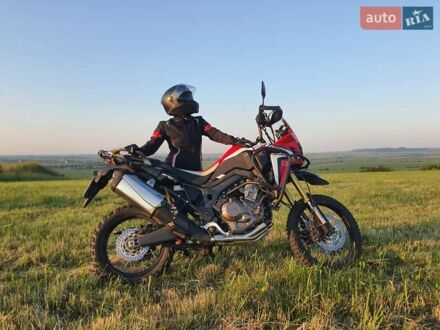 Хонда CRF 1000L Africa Twin 2017 у Львові на Automoto.ua Червоний Хонда CRF 1000L Africa Twin, об'ємом двигуна 1 л та пробігом 16 тис. км за 12600 $, фото 1 на Automoto.ua