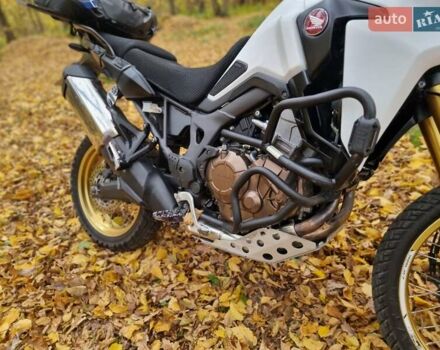 Хонда CRF 1000L Africa Twin, объемом двигателя 0 л и пробегом 32 тыс. км за 12000 $, фото 2 на Automoto.ua