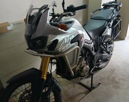 Серый Хонда CRF 1000L Africa Twin, объемом двигателя 1 л и пробегом 32 тыс. км за 10000 $, фото 2 на Automoto.ua