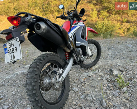 Хонда CRF 250L Rally, объемом двигателя 0.25 л и пробегом 18 тыс. км за 4500 $, фото 2 на Automoto.ua