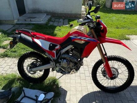 Хонда CRF 300L 2023 у Коростене на Automoto.ua Червоний Хонда CRF 300L, об'ємом двигуна 0.29 л та пробігом 4 тис. км за 6500 $, фото 1 на Automoto.ua