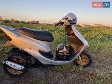 Хонда Dio AF-35 2003 в Казатине на Automoto.ua Серый Хонда Dio AF-35, объемом двигателя 0.05 л и пробегом 12 тыс. км за 500 $, фото 1 на Automoto.ua