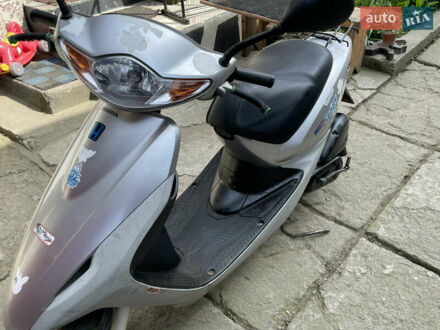Хонда Dio AF-56 2004 у Тячеве на Automoto.ua Сірий Хонда Dio AF-56, об'ємом двигуна 0 л та пробігом 1 тис. км за 361 $, фото 1 на Automoto.ua