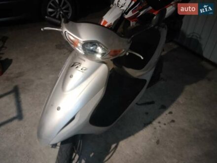 Хонда Dio AF-56 2004 в Ржищеве на Automoto.ua Серый Хонда Dio AF-56, объемом двигателя 0 л и пробегом 11 тыс. км за 289 $, фото 1 на Automoto.ua