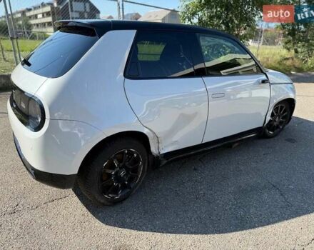 Белый Хонда e, объемом двигателя 0 л и пробегом 41 тыс. км за 12800 $, фото 2 на Automoto.ua