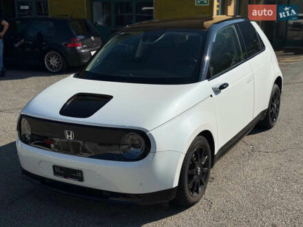 Хонда e 2022 в Ровно на Automoto.ua Белый Хонда e, объемом двигателя 0 л и пробегом 30 тыс. км за 12999 $, фото 1 на Automoto.ua