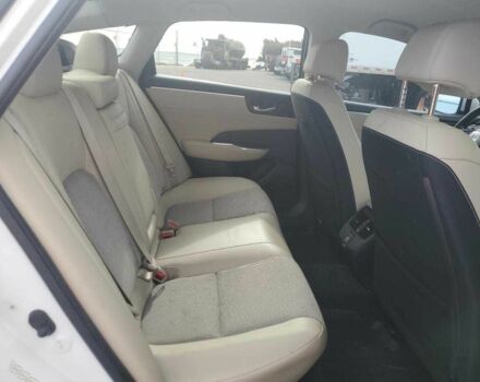 Белый Хонда FCX Clarity, объемом двигателя 1.5 л и пробегом 85 тыс. км за 3600 $, фото 9 на Automoto.ua