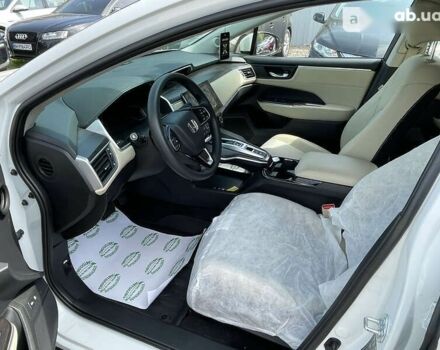 Хонда FCX Clarity, объемом двигателя 1.5 л и пробегом 32 тыс. км за 22999 $, фото 7 на Automoto.ua