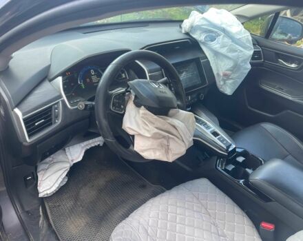 Серый Хонда FCX Clarity, объемом двигателя 1.5 л и пробегом 120 тыс. км за 9100 $, фото 1 на Automoto.ua