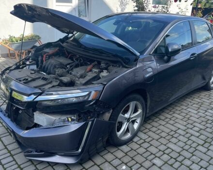 Серый Хонда FCX Clarity, объемом двигателя 1.5 л и пробегом 120 тыс. км за 9100 $, фото 3 на Automoto.ua