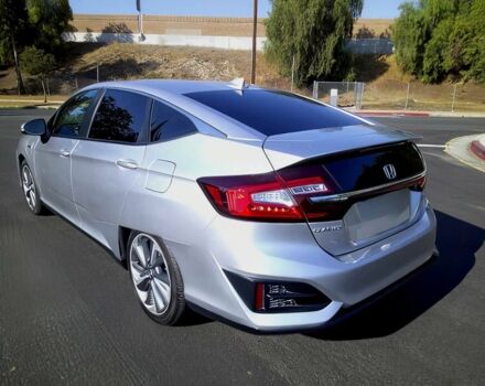 Сірий Хонда FCX Clarity, об'ємом двигуна 1.5 л та пробігом 32 тис. км за 17000 $, фото 6 на Automoto.ua