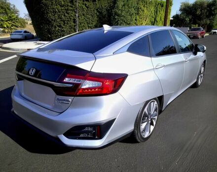 Сірий Хонда FCX Clarity, об'ємом двигуна 1.5 л та пробігом 32 тис. км за 17000 $, фото 4 на Automoto.ua