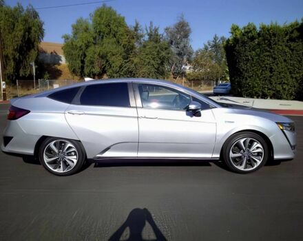 Сірий Хонда FCX Clarity, об'ємом двигуна 1.5 л та пробігом 32 тис. км за 17000 $, фото 7 на Automoto.ua