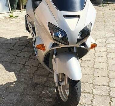 Хонда Forza 250, об'ємом двигуна 0 л та пробігом 32 тис. км за 1558 $, фото 1 на Automoto.ua