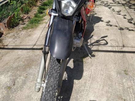Хонда GB 250 2005 в Кельменцах на Automoto.ua Красный Хонда GB 250, объемом двигателя 0.25 л и пробегом 10 тыс. км за 843 $, фото 1 на Automoto.ua
